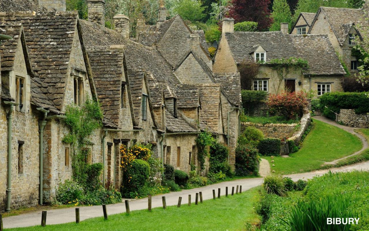 4-Bed Cotswold Getaway With Hot Tub & Gaming Room Churchdown 외부 사진